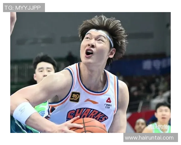 王哲林领衔中国男篮新征程展现拼搏精神与团队合作的力量